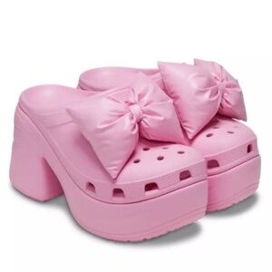 Pink Crocs (Rare Pink Bow Siren Crocs) Size 7W
